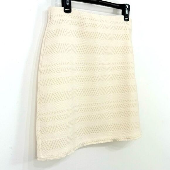 LOFT Cream Zigzag Textured Jacquard Frayed Hem Mini Pencil Skirt - Picture 6 of 10